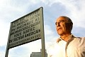 Erich Nieswandt, ex SFB Radiomoderator - am Checkpoint Charlie